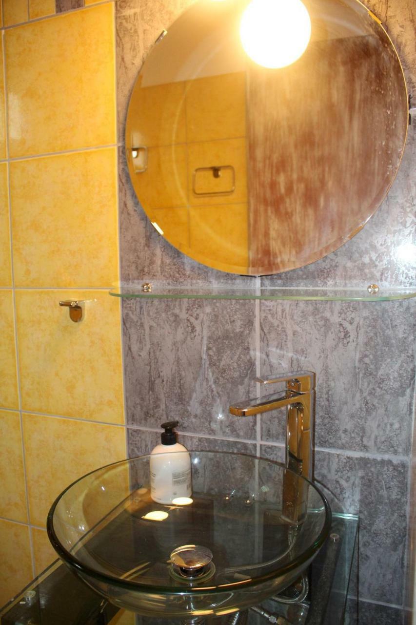 Marema 1 Apartment Kompoi Ngoại thất bức ảnh